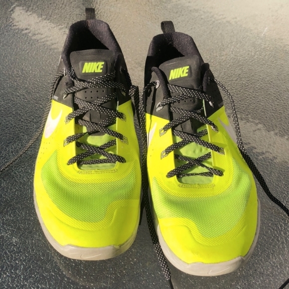 Nike Metcon 1 Volt Platinum - Picture 5 of 15